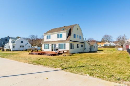 108 Shore Dr, Niantic, CT 06357 exterior