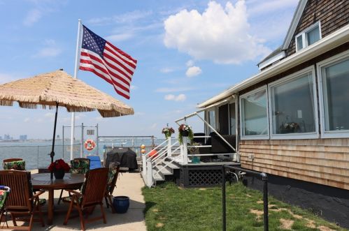 1091 Shirley St, Winthrop, MA 02152 exterior