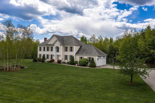 58 Thunder Rd, Fremont, NH 03044 exterior