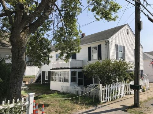 121 Railroad Ave, Salisbury Beach, MA 01952 exterior