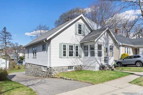 85 Perham St, Roxbury-Xing, MA 02132 exterior