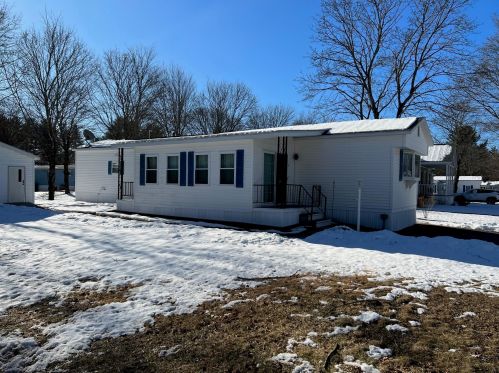 11 Circlefield Dr, Nashua, NH 03062 exterior
