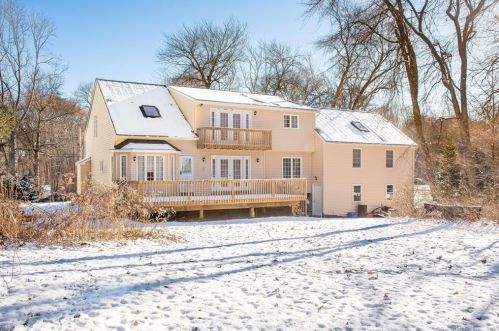 46 Stony Brook Dr, Upper Stepney, CT 06468 exterior