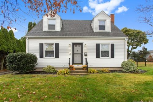 378 Eastern Point Rd, Groton, CT 06340 exterior