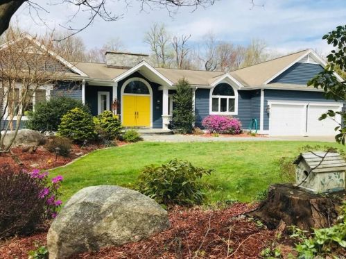 20 Windmill Ln, Bridgeport, CT 06611 exterior