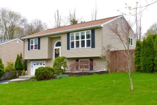 11 Glenham Rd, Cranston, RI 02921 exterior