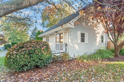 61 Sea View Ave, Niantic, CT 06357 exterior
