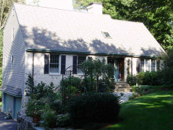 10 Lorraine Cir, Newton, MA 02468 exterior