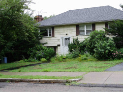 77 Moulton St, Newton, MA 02462 exterior