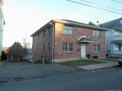 31 Chambers St, Waterbury, CT 06708 exterior