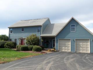 3 J H Dwyer Dr, Middletown, RI 02842 exterior