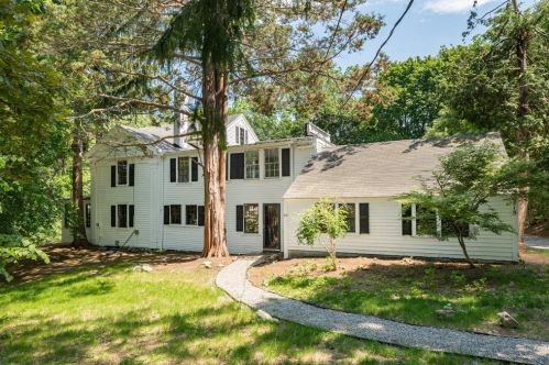 215 Crosby St, Arlington, MA 02474 exterior