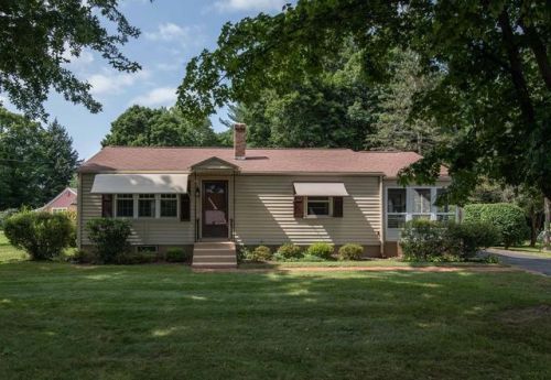 15 Ely Ave, Easthampton, MA 01027 exterior