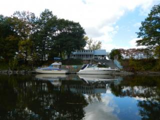 160 Ferry Rd, Vergennes, VT 05491 exterior