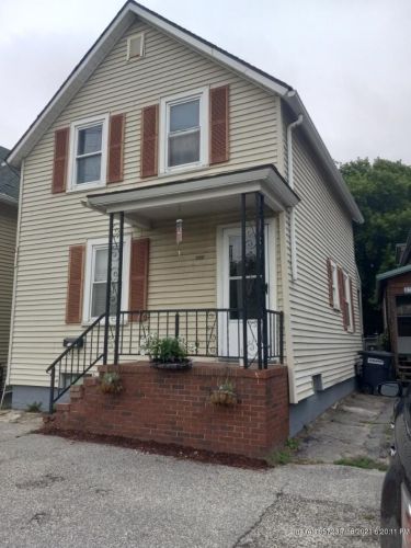 252 Lincoln St, Lewiston, ME 04240 exterior