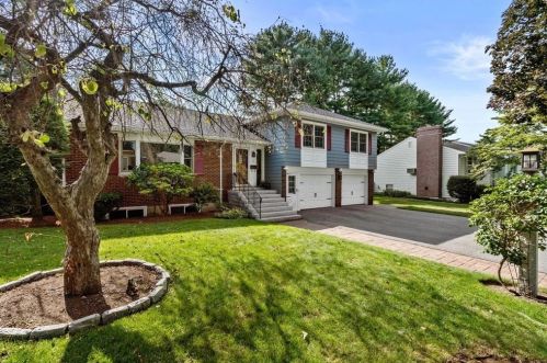62 Tomahawk Rd, Arlington, MA 02474 exterior