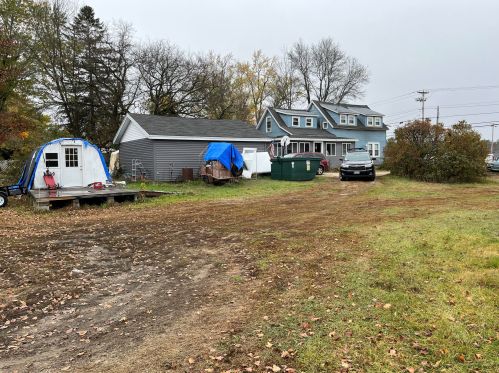 117 Lewiston St, Mechanic-Falls, ME 04256 exterior