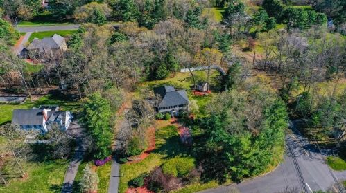 1 Mary Way, Foxborough, MA 02035 exterior