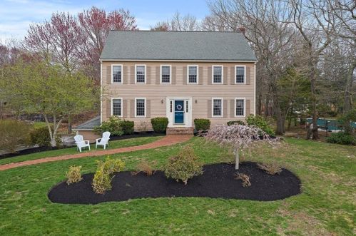 157 Mountain Laurel Ln, Abington, MA 02351 exterior