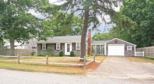 42 Boxberry Ln, Yarmouth, MA 02673 exterior