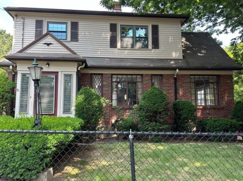 189 Weld St, Roxbury Xing, MA 02132 exterior