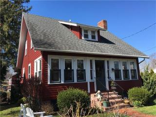 11 Sybil Ave, Branford, CT 06405 exterior