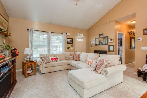 4 Nickerson Dr, Concord, NH 03303 exterior