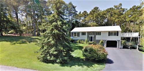 9 Hickory Ln, Brewster, MA 02631 exterior