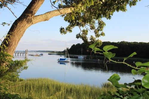 234 Sea View Dr, Warwick, RI 02889 exterior