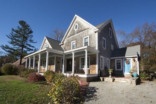 29 Pine St, Hingham, MA 02043 exterior