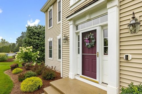 19 Livingston Way, Manchester, CT 06040 exterior