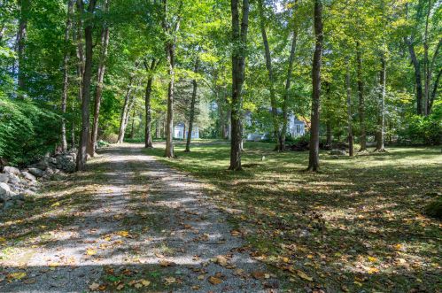5 Father Peters Ln, New Canaan, CT 06840 exterior
