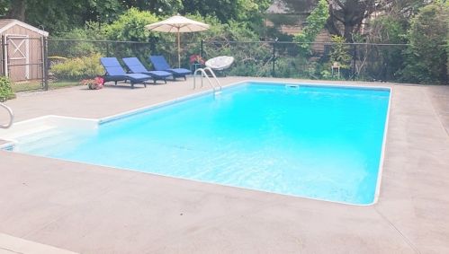 70 Summerfield Ave, Somerset, MA 02725 exterior