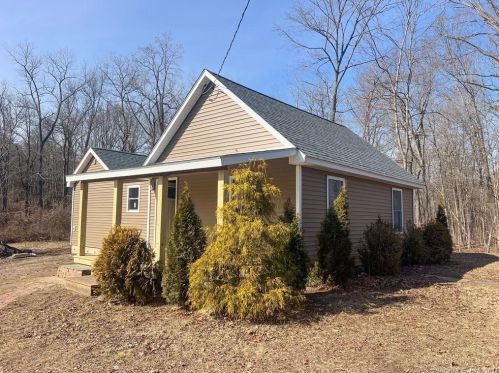 196 Brickyard Rd, Farmington, CT 06032 exterior