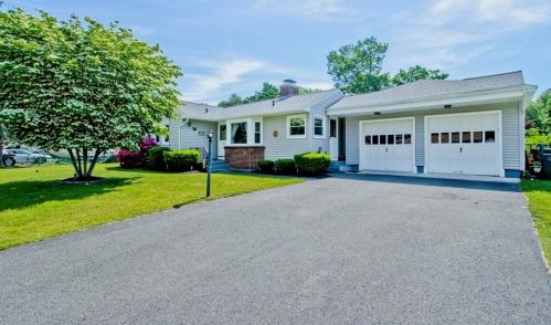 63 Beverly Dr, Montgomery, MA 01085 exterior