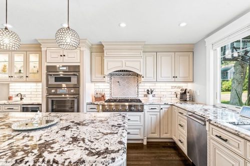 7 Donegal Cir, Danvers, MA 01923 exterior
