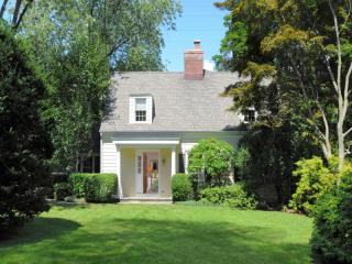 55 Summit Rd, Riverside, CT 06878 exterior