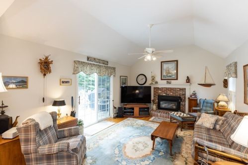 13 Owl Ln, Mashpee, MA 02649 exterior