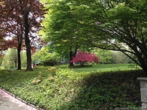 11 Farrar Ln, Ridgefield, CT 06877 exterior