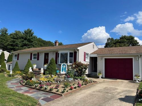 17 Long Pond Rd, Coventry, RI 02816 exterior