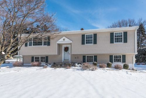 28 Quaker Ridge Rd, Bethel, CT 06801 exterior