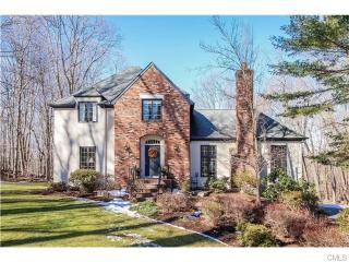 40 Hull Pl, Ridgefield, CT 06877 exterior