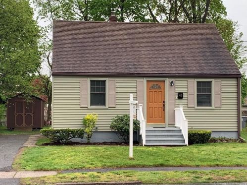 40 Macarthur Rd, Plainville, CT 06062 exterior