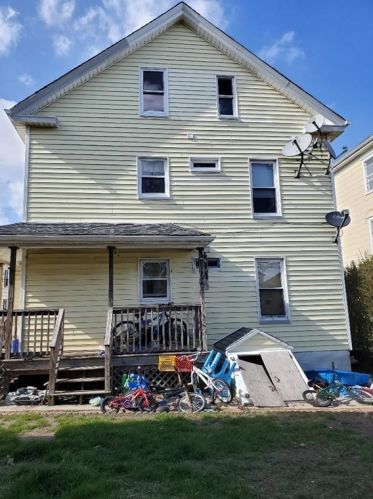 130 Holly St, New Bedford, MA 02746 exterior