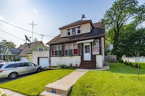 25 Henry Harris St, Chicopee, MA 01013 exterior