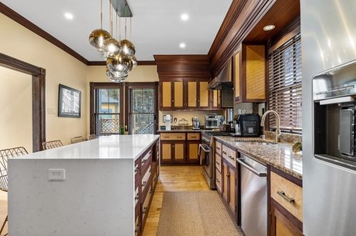 76 Alban St, Roxbury-Xing, MA 02124 exterior