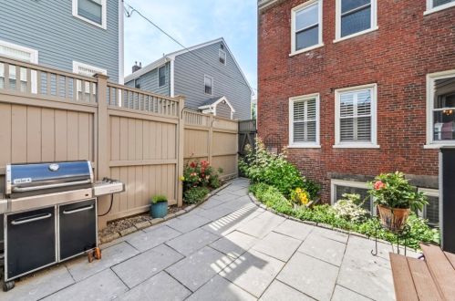13 Union St, Roxbury-Xing, MA 02135 exterior