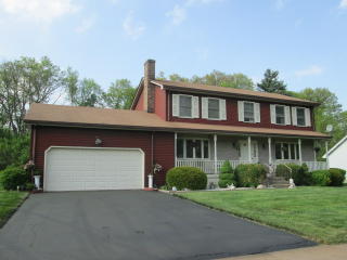106 Country Club Dr, Windsor, CT 06095 exterior