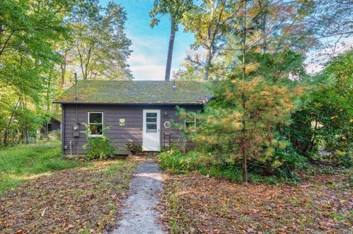 191 Shore Dr, Colchester, CT 06415 exterior