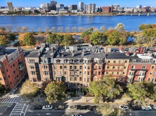 226 Beacon St, Roxbury-Xing, MA 02467 exterior